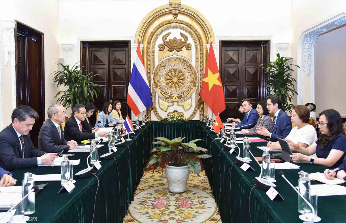 Vietnam and Thailand hold political consultation in Hanoi
